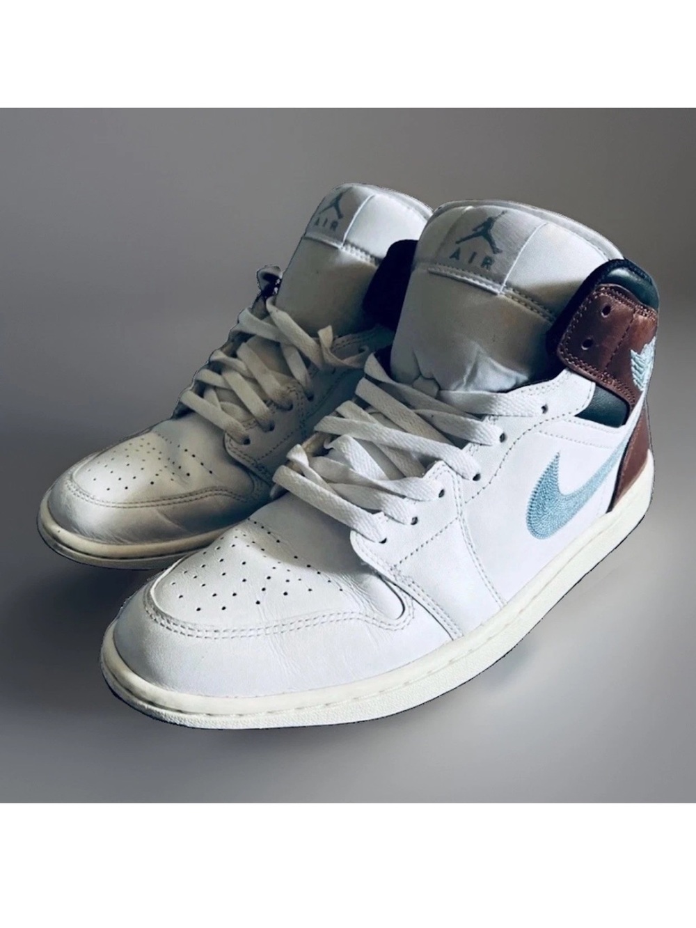 Nike Air Jordan 1 Mid SE White Blue Grey Brown Sail FQ7831-142 Mens Size 9
